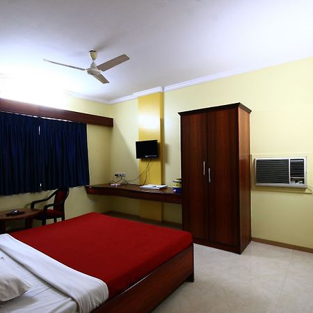 Hotel Deccan Park 푸네 외부 사진