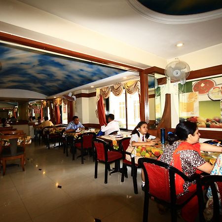 Hotel Deccan Park 푸네 외부 사진